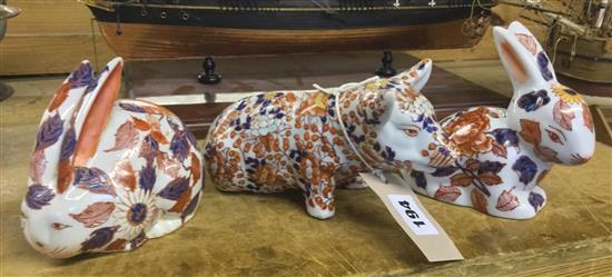 Imari patterned 20thC pig & 2 rabbits